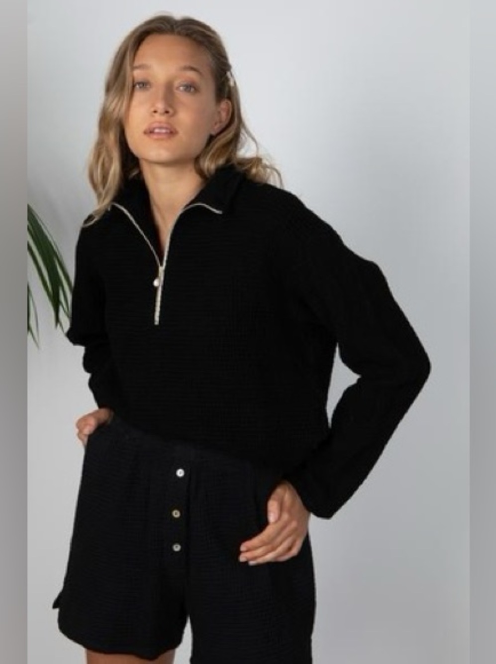 Donni Waffle half zip pullover and Shorts - Picture 2 of 9